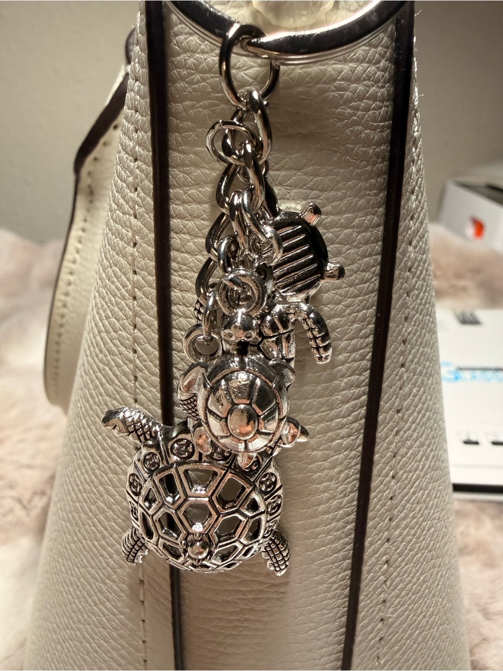 Silver Turtles Bag Purse Key Chain Charm W/ Big and 3 Little Turtles Brand New